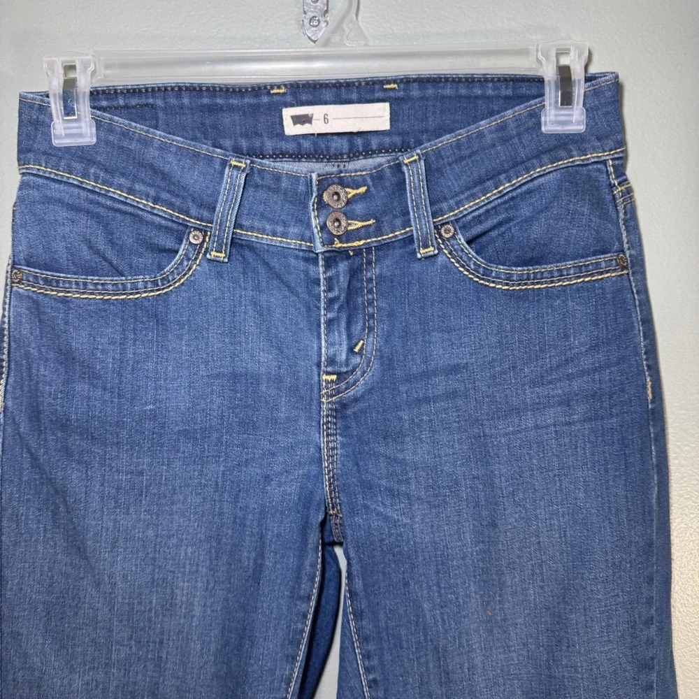 Levi's Medium Wash Double Button‎ Denim Capri Cropped Jeans Women's Size 6 W28